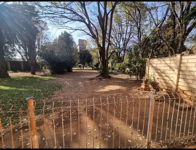 2 BEDROOM FLAT FOR SALE IN THREE RIVERS